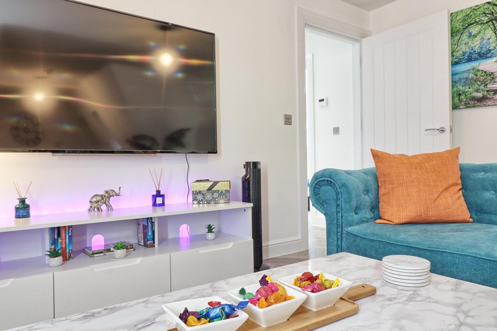 Writtle Massive 4 Bedroom Apartment With Parking In Gorgeous Countryside Location & Short Drive To Chelmsford City Centre Contractors Welcome 외부 사진