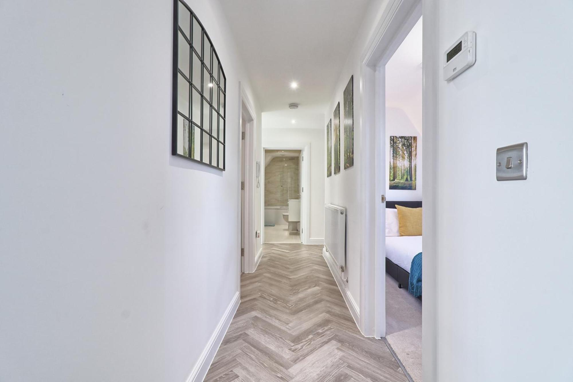 Writtle Massive 4 Bedroom Apartment With Parking In Gorgeous Countryside Location & Short Drive To Chelmsford City Centre Contractors Welcome 외부 사진