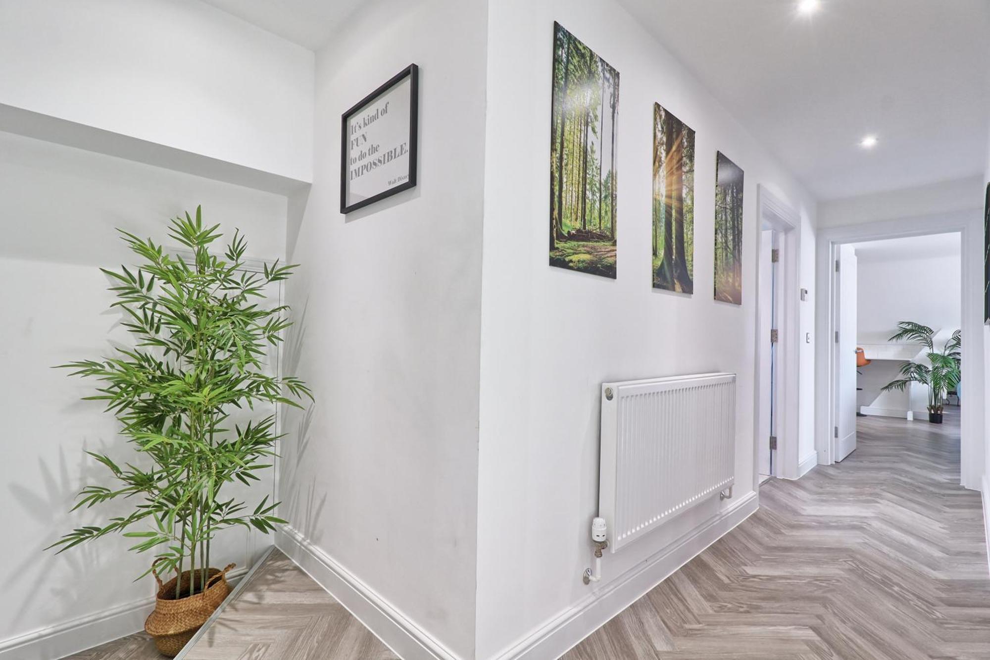 Writtle Massive 4 Bedroom Apartment With Parking In Gorgeous Countryside Location & Short Drive To Chelmsford City Centre Contractors Welcome 외부 사진