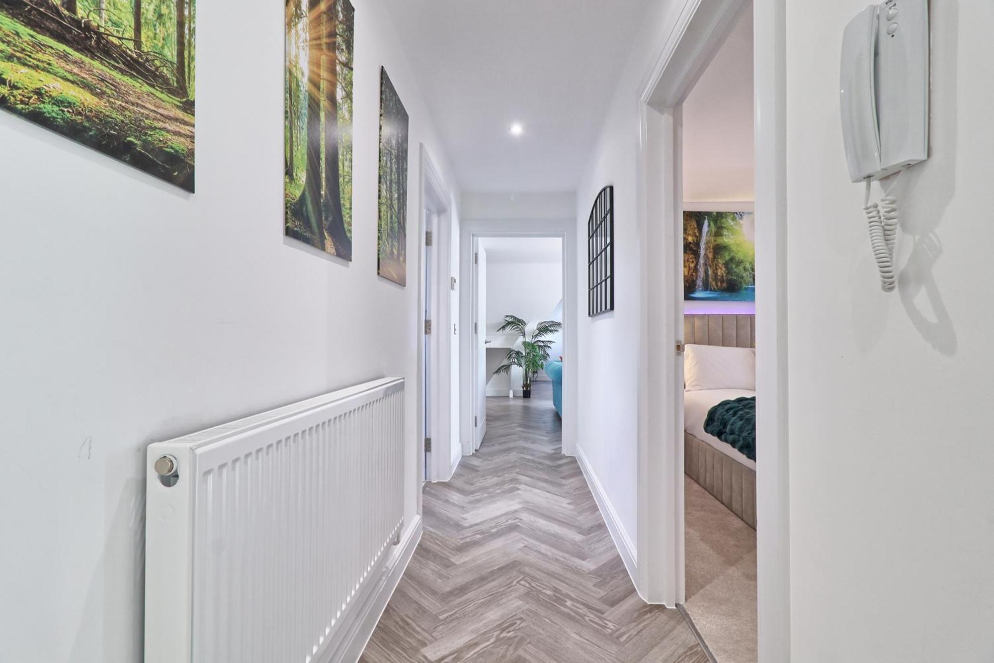 Writtle Massive 4 Bedroom Apartment With Parking In Gorgeous Countryside Location & Short Drive To Chelmsford City Centre Contractors Welcome 외부 사진